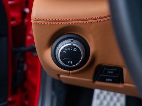 Used 2017 Ferrari GTC4Lusso image 33