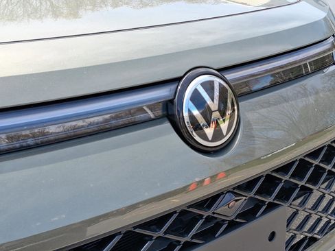 New 2026 Volkswagen Tiguan SEL R-Line AWD/4WD image 4