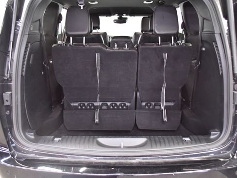Used 2025 Chrysler Pacifica Select FWD image 8