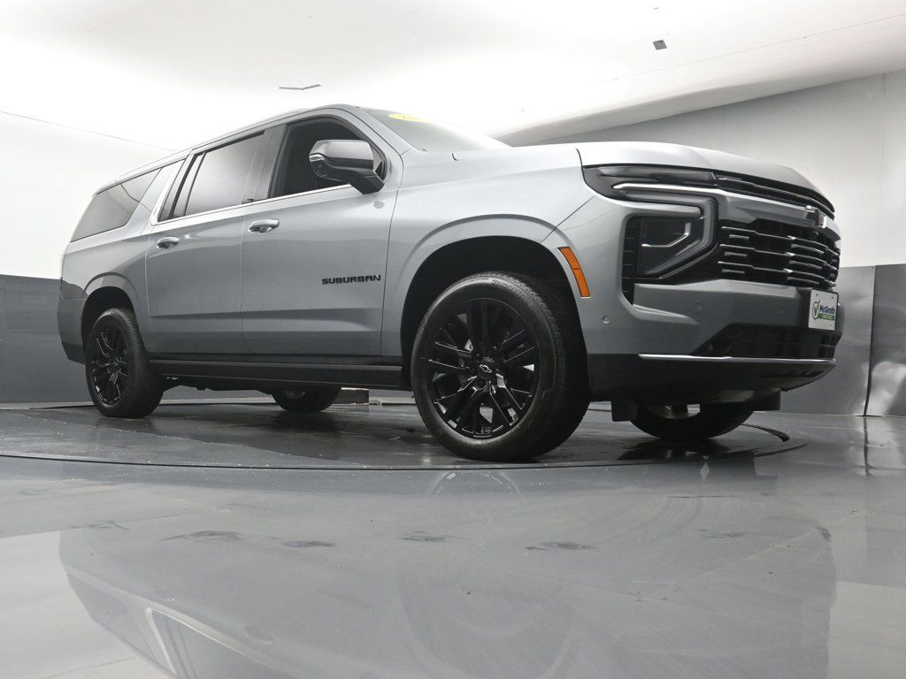 Used 2025 Chevrolet Suburban Premier AWD/4WD image 26