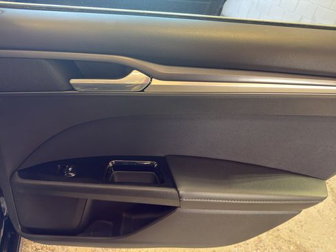 Used 2014 Ford Fusion SE FWD image 24