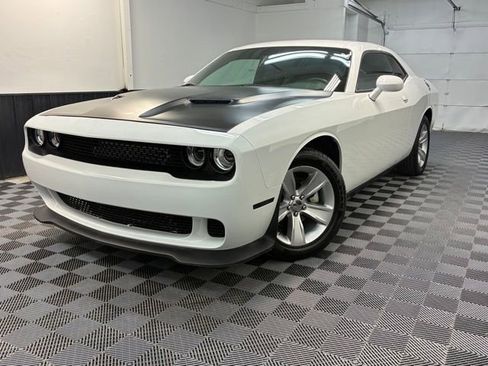 Used 2023 Dodge Challenger SXT image 3