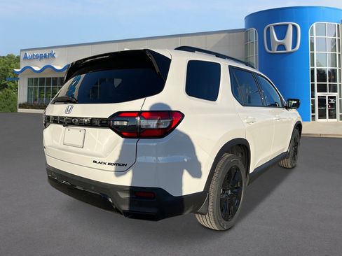 New 2026 Honda Pilot Black Edition image 5