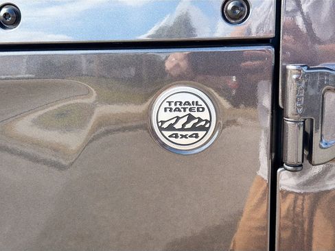 Used 2020 Jeep Wrangler Unlimited Sahara image 44