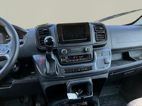 Used 2023 RAM ProMaster 2500 w/ Driver Convenience Group FWD image 12
