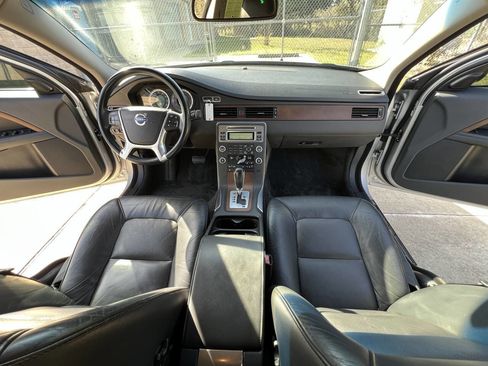 Used 2010 Volvo S80 3.2 image 25