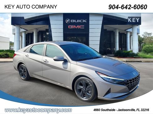 Certified 2023 Hyundai Elantra SEL image 1