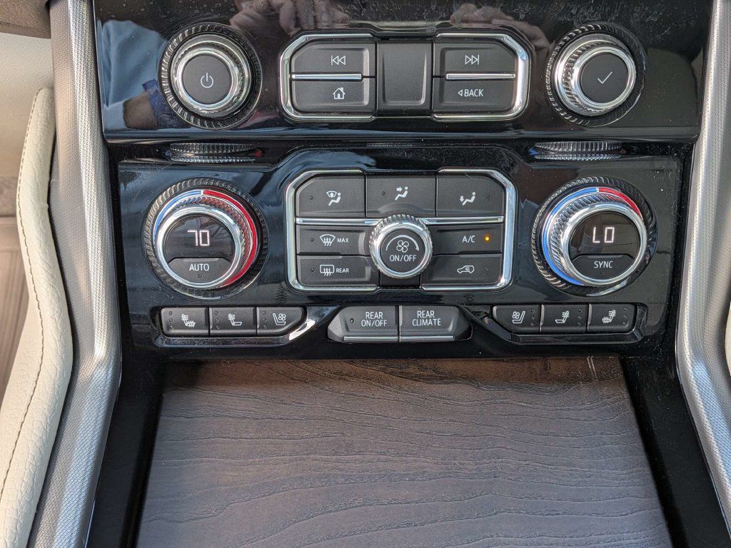 Used 2021 GMC Yukon Denali w/ Denali Ultimate Package AWD/4WD image 25