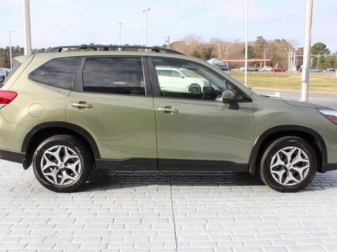 Used 2019 Subaru Forester Premium image 6
