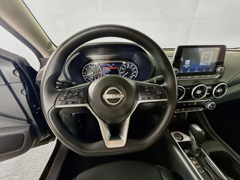 Used 2024 Nissan Sentra SV FWD image 11
