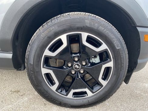 Used 2024 Ford Bronco Sport Outer Banks w/ Tech Package image 9