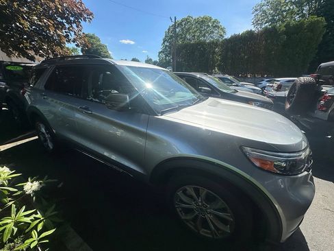 Used 2023 Ford Explorer XLT w/ Equipment Group 202A AWD/4WD image 6