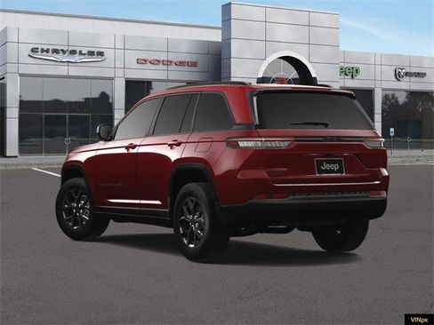 New 2025 Jeep Grand Cherokee Laredo image 5