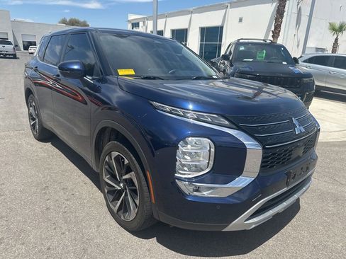 Used 2024 Mitsubishi Outlander SE FWD image 3