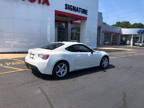 Used 2014 Scion FR-S RWD image 2