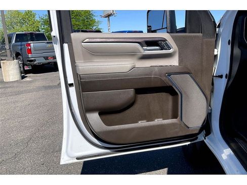 Used 2025 Chevrolet Silverado 3500 LTZ AWD/4WD image 25