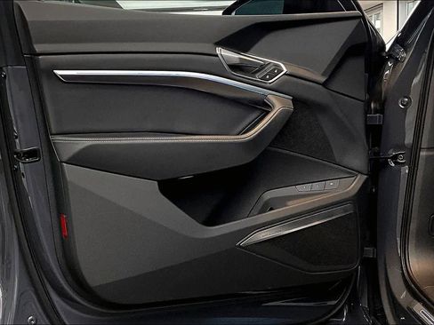 Used 2024 Audi Q8 e-tron Prestige w/ Prestige Package image 22