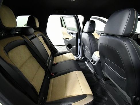 New 2026 Chevrolet Equinox ACTIV w/ LPO, Floor Liner Package image 23