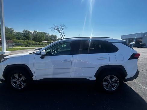 Used 2024 Toyota RAV4 LE AWD/4WD image 10