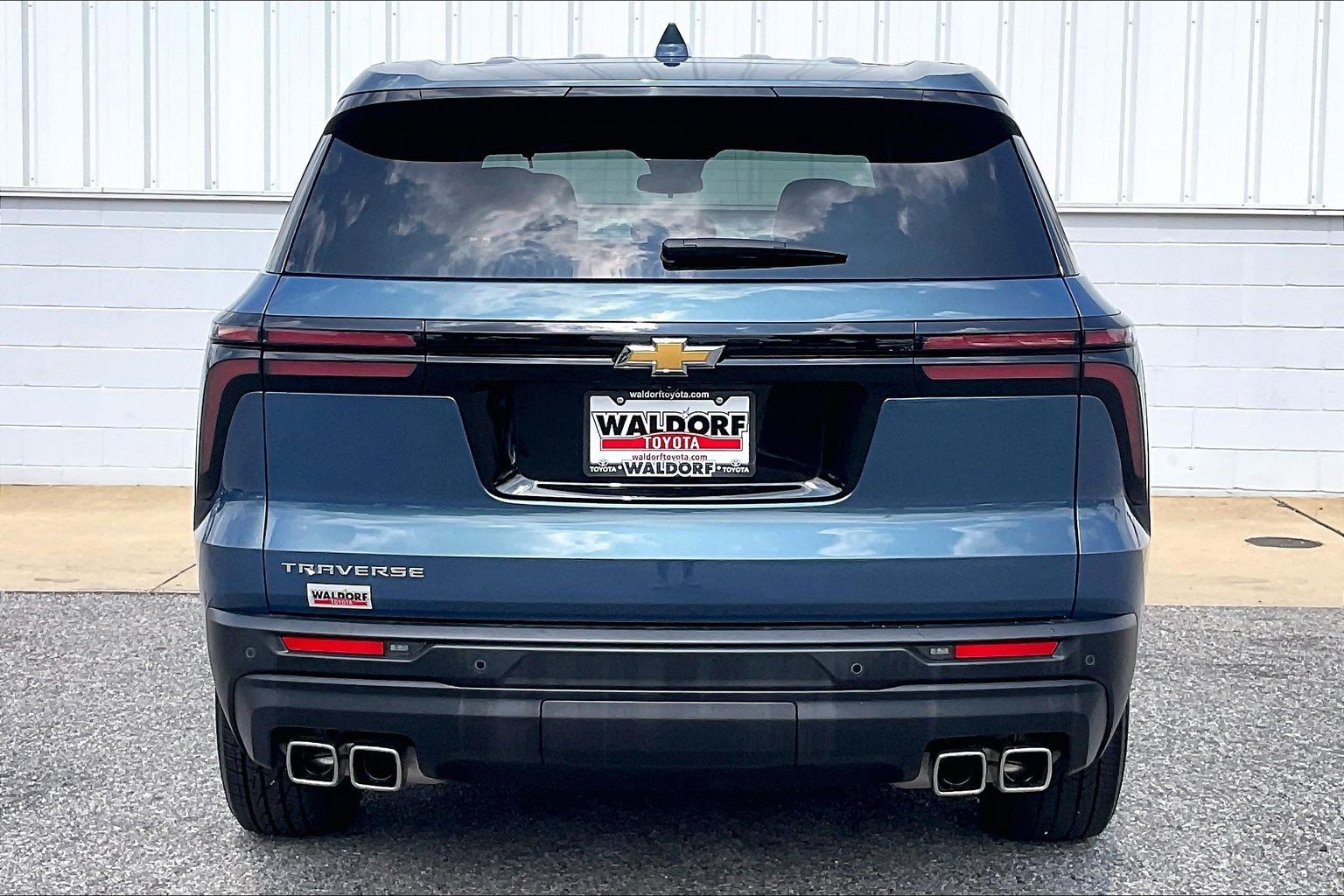 Used 2024 Chevrolet Traverse LS FWD image 5