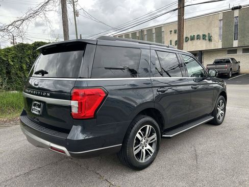 Used 2023 Ford Expedition XLT AWD/4WD image 3