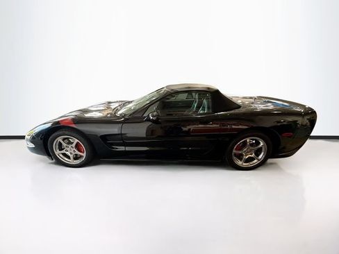 Used 2001 Chevrolet Corvette Convertible w/ Preferred Equipment Group2 RWD image 9