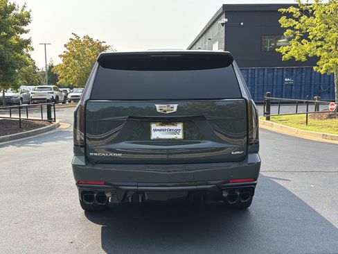 Used 2026 Cadillac Escalade V AWD/4WD image 16