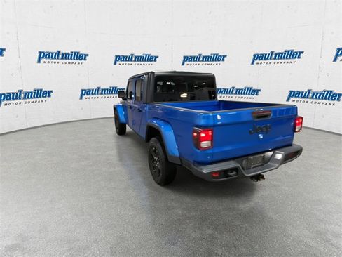 Used 2021 Jeep Gladiator Sport image 9