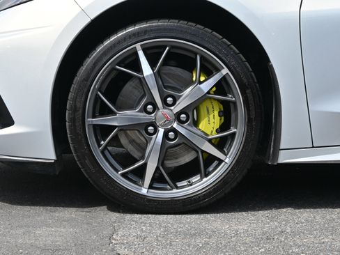 Used 2021 Chevrolet Corvette Stingray Premium Cpe w/ Z51 Performance Package RWD image 13
