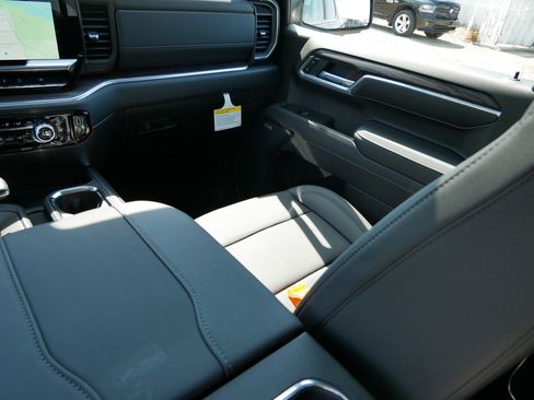 New 2026 GMC Sierra 1500 SLT w/ SLT Premium Plus Package AWD/4WD image 15