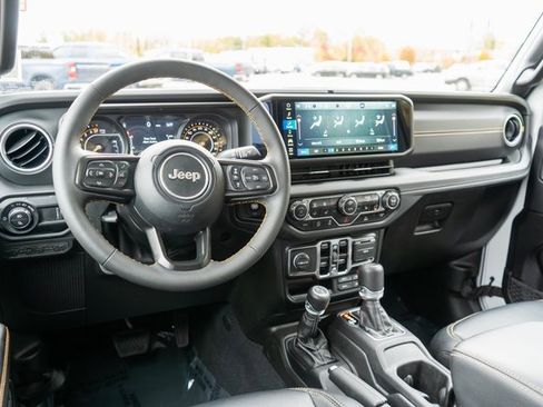 Used 2024 Jeep Gladiator Sport w/ Premium Package image 13