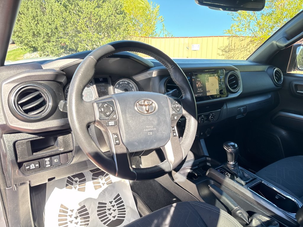 Used 2019 Toyota Tacoma TRD Off-Road AWD/4WD image 12