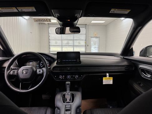 Used 2025 Honda HR-V Sport image 16