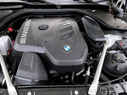 Used 2025 BMW 530i w/ Premium Package image 29