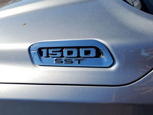 Used 2025 RAM 1500 Laramie image 9