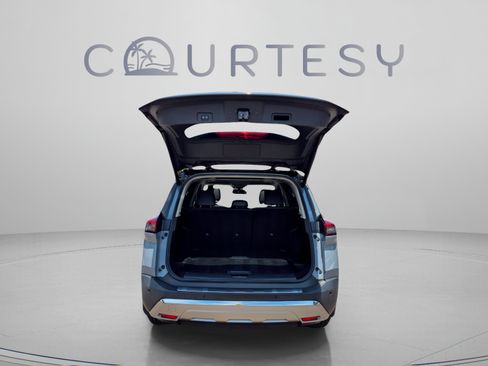 Certified 2021 Nissan Rogue Platinum FWD image 11