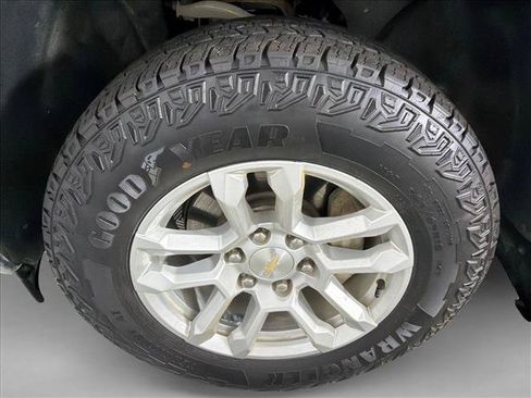 Used 2023 Chevrolet Silverado 1500 LT AWD/4WD image 11