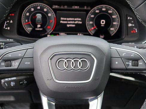 Used 2025 Audi Q8 Prestige w/ Prestige Package image 30
