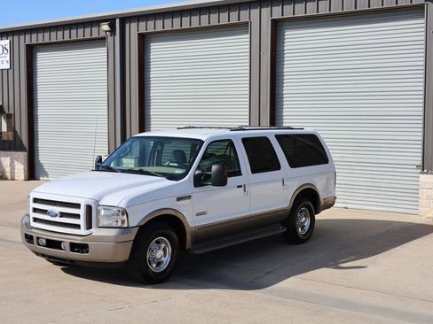 Used 2005 Ford Excursion Eddie Bauer image 10