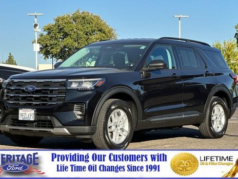 Used 2025 Ford Explorer Active AWD/4WD image 8