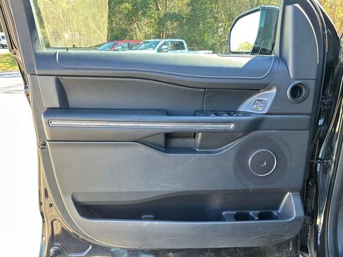 Certified 2024 Ford Expedition Max XLT image 9