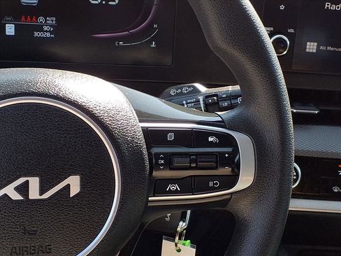 Used 2024 Kia Sportage LX image 15