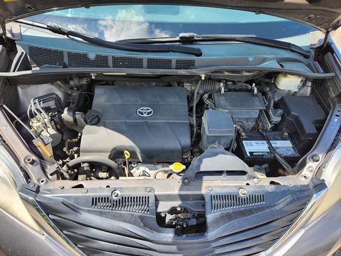 Used 2014 Toyota Sienna LE FWD image 9
