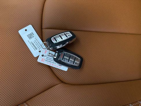 New 2026 Chrysler Pacifica Pinnacle image 32