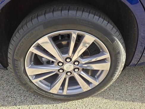 Used 2025 Cadillac XT6 Premium Luxury image 13