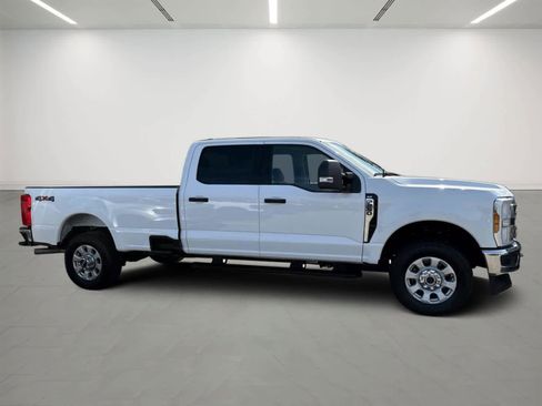 Used 2024 Ford F250 XLT AWD/4WD image 4
