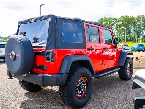 Used 2016 Jeep Wrangler Unlimited Rubicon w/ Max Tow Package AWD/4WD image 6