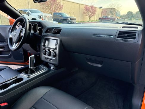 Used 2014 Dodge Challenger R/T image 34