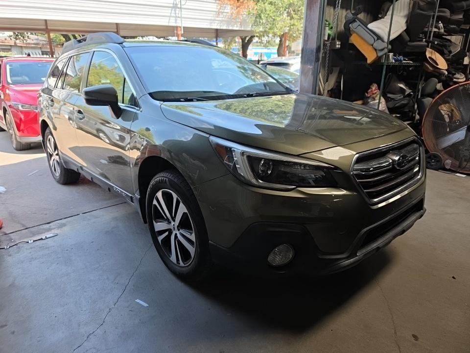 Used 2018 Subaru Outback 2.5i Limited AWD/4WD image 3