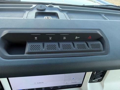 New 2025 Ford Bronco Heritage Edition AWD/4WD image 19